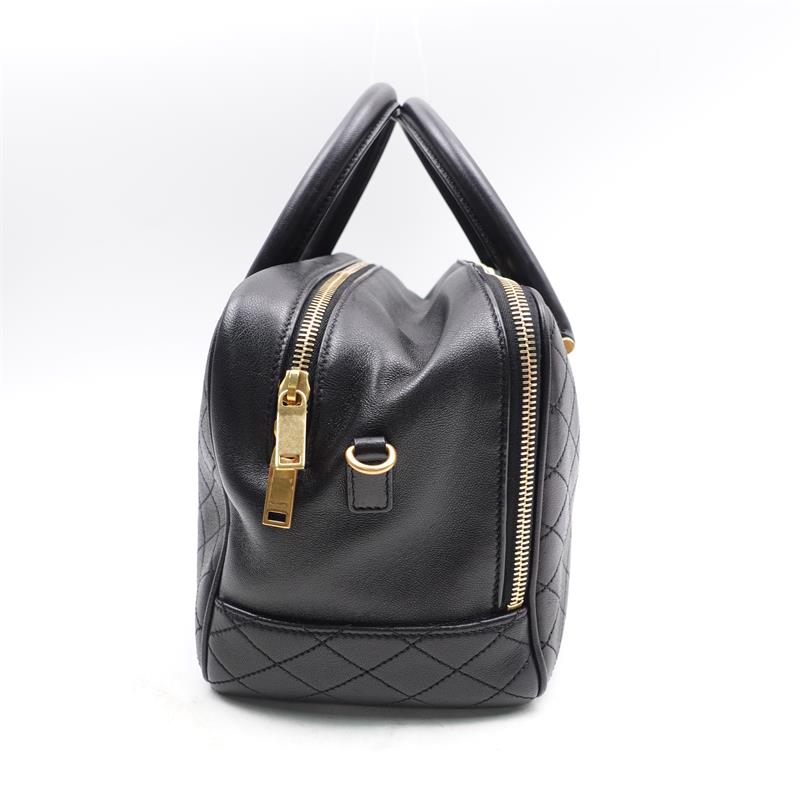 Pre-owned Saint Laurent Black Lambskin Shoulder Bag