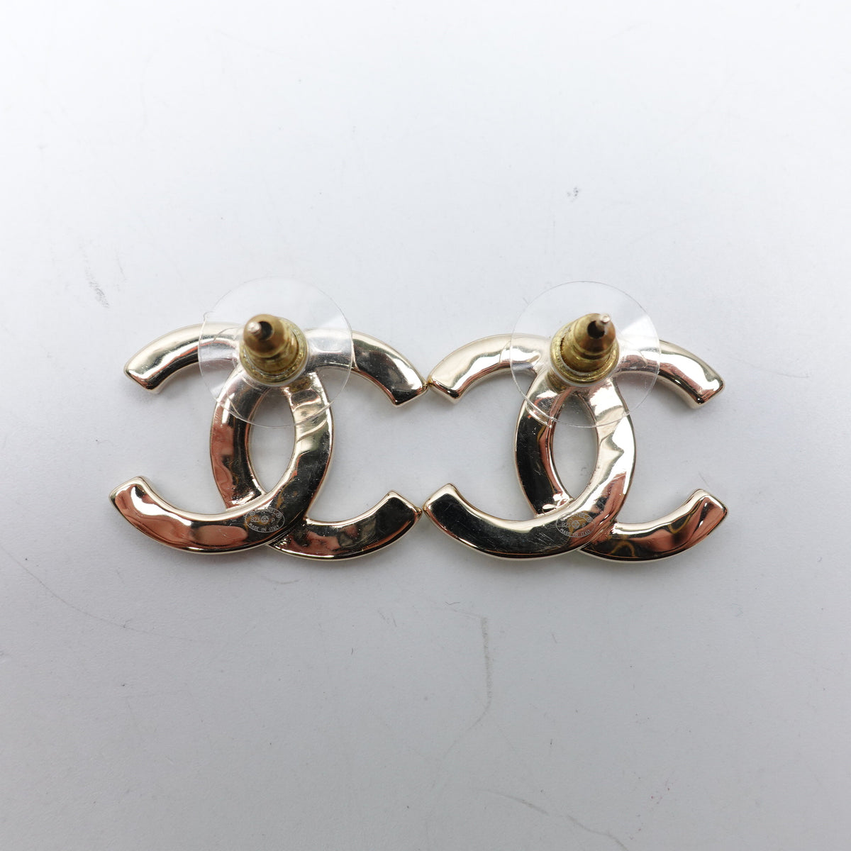 Pre-Owned Chanel Gold Metal Earrings T10427778