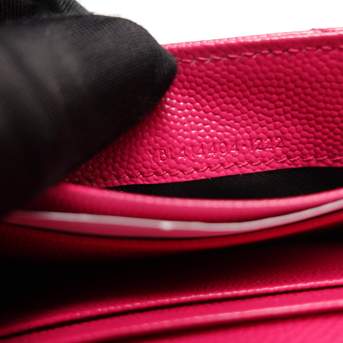 Pre-Owned Saint Laurent Le Monogram Me Fuchsia Calfskin Leather Wallet T10462841
