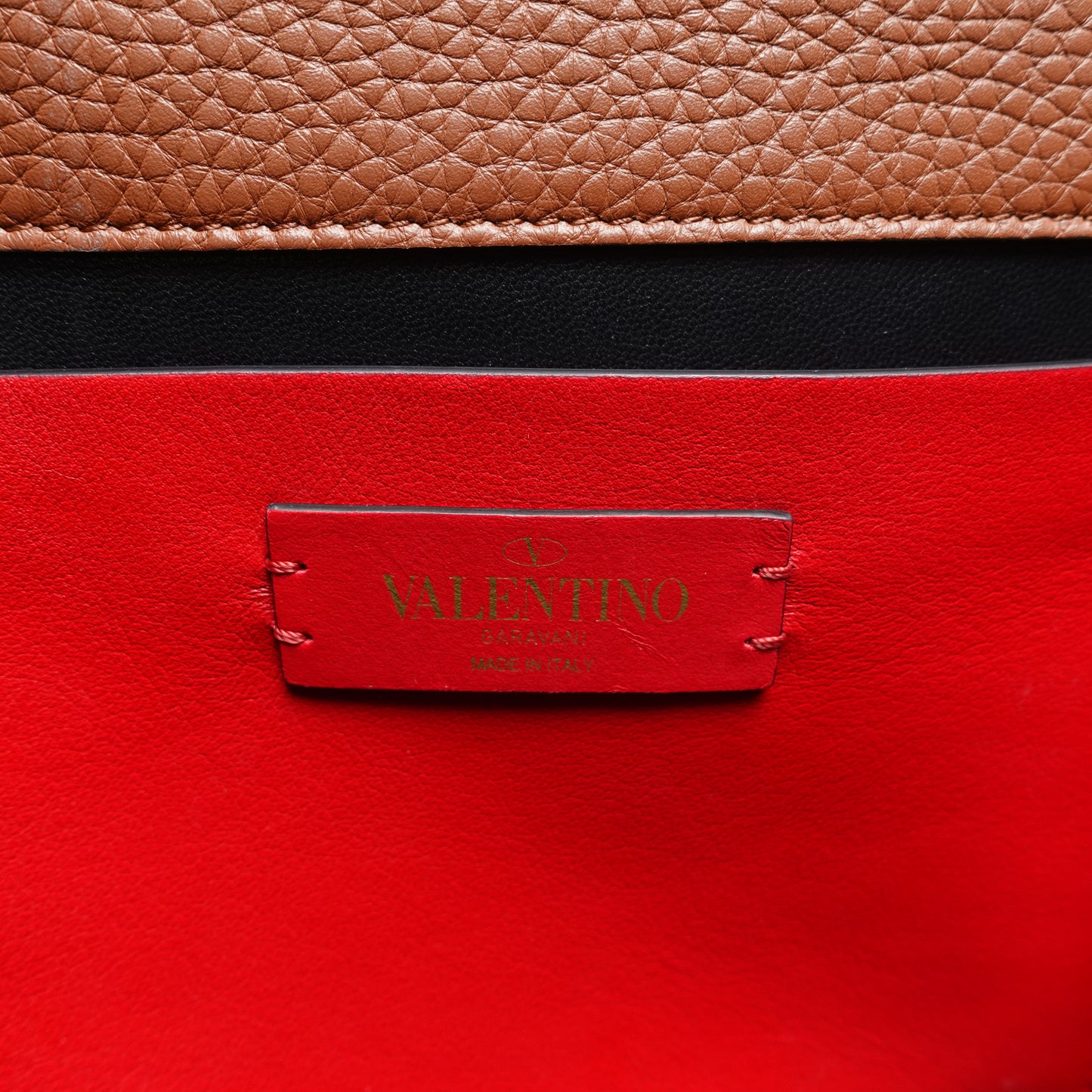 Pre-Owned Valentino Vlogo Signature Brown Calfskin Leather Shoulder Bag T10464422