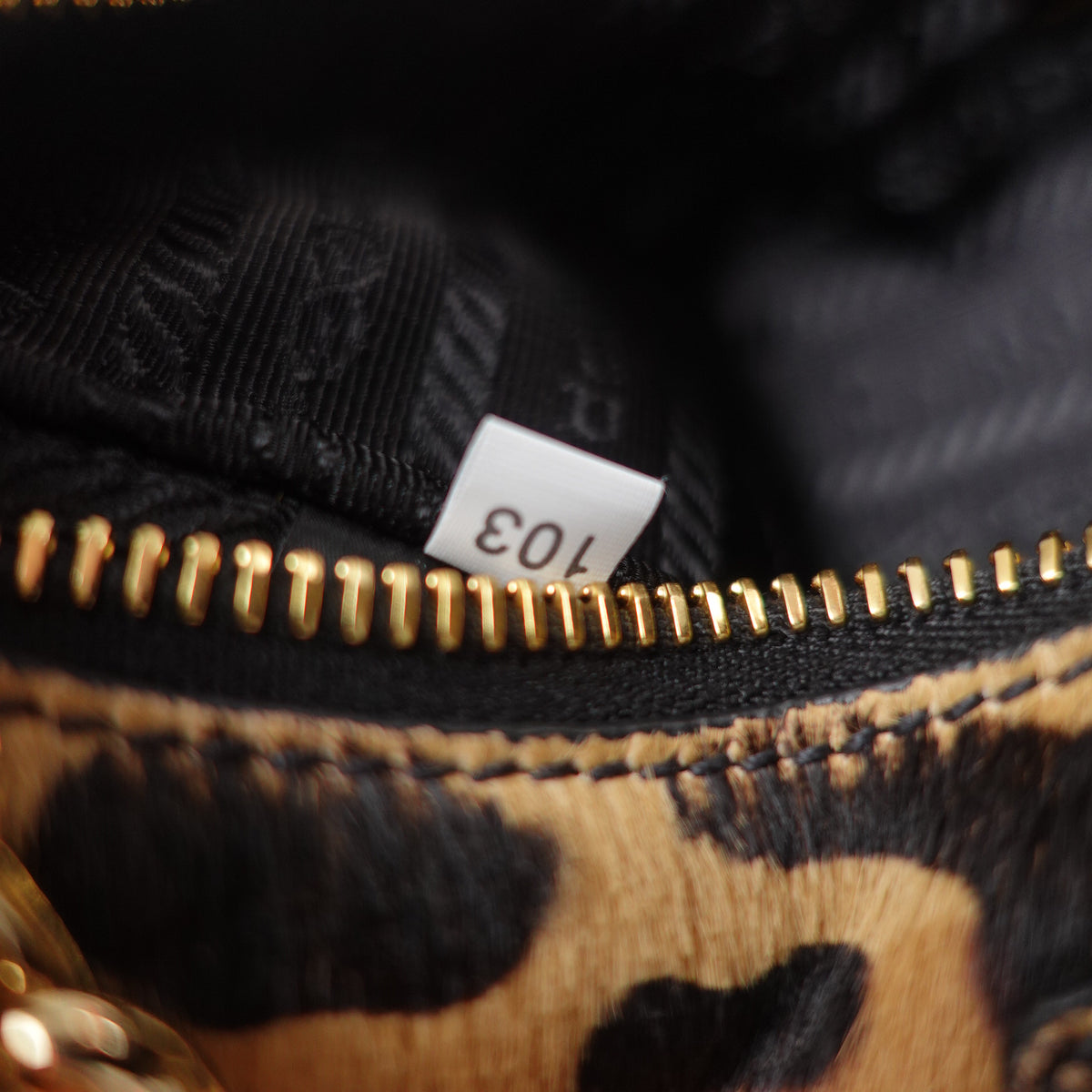 Pre-Owned Prada Re-Edition Brown Horse Hair Shoulder Bag T10466157