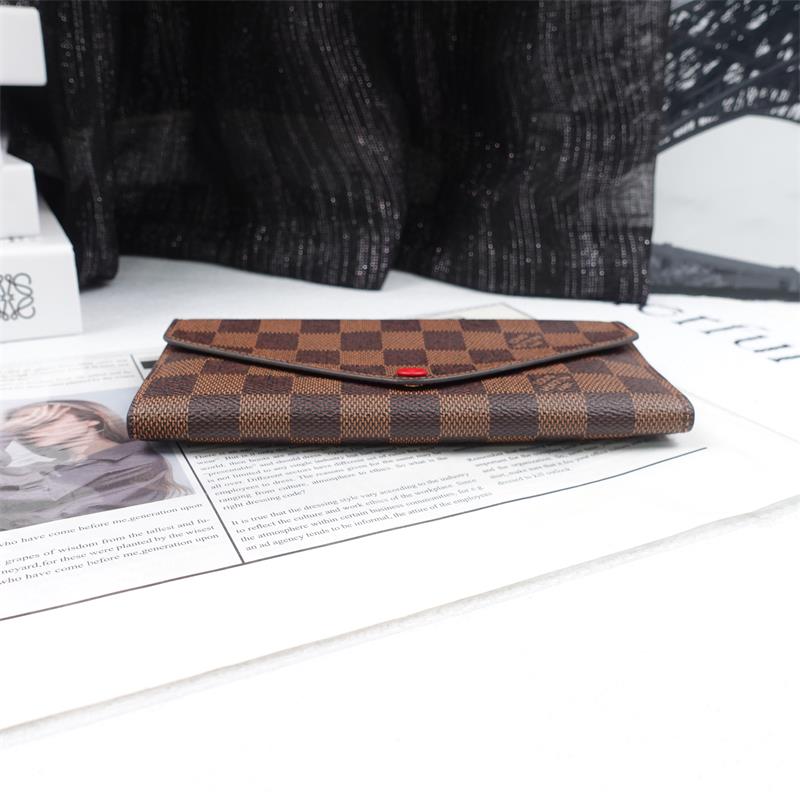 Louis Vuitton Sarah Damier Ebene Wallet