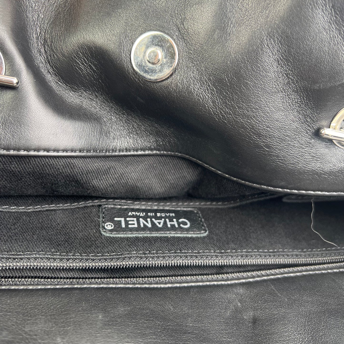 Pre-owned Chanel Black Calfskin Shoulder Bag - HZ