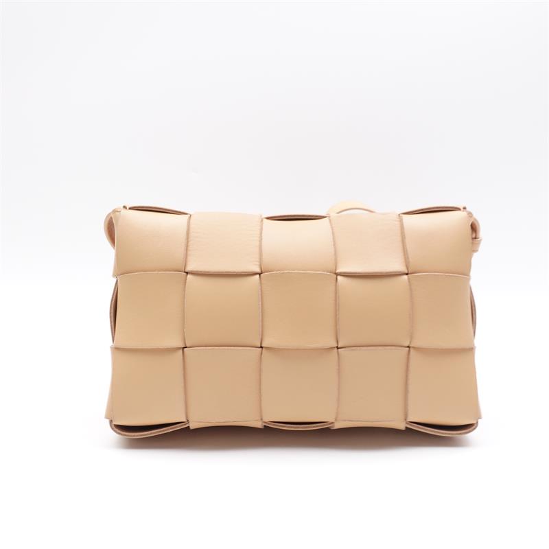 Pre-owned Bottega Veneta Maxi Intrecciato Cassette Beige Calfskin Shoulder Bag
