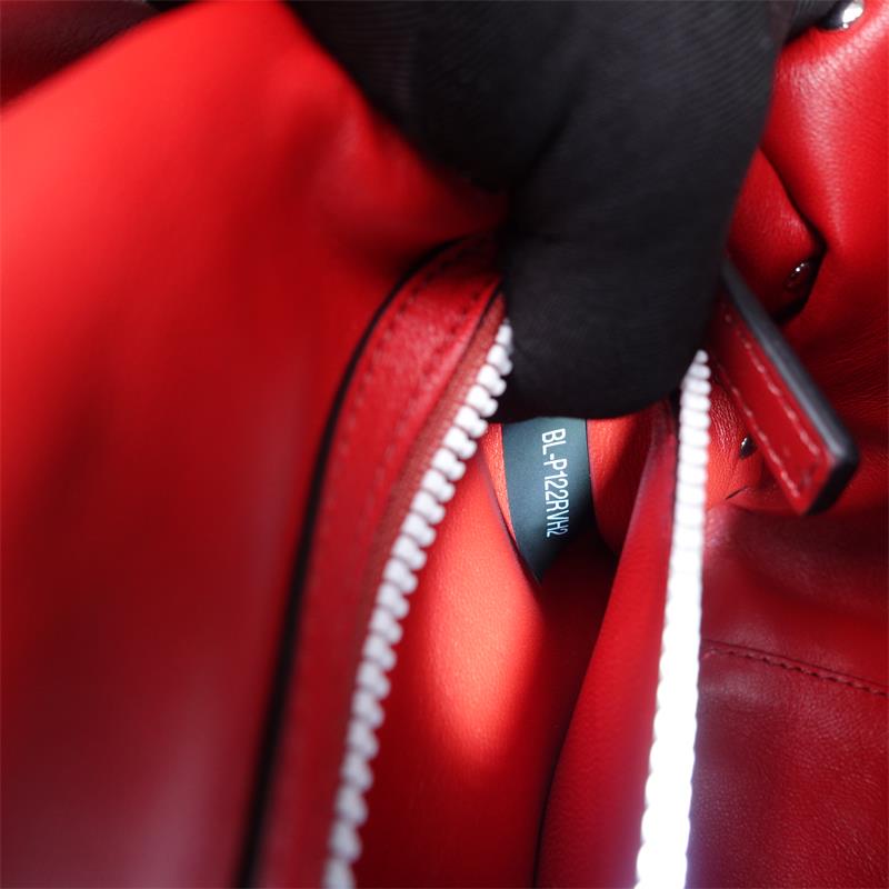 Pre-owned Valentino Red Lambskin Shoulder Bag