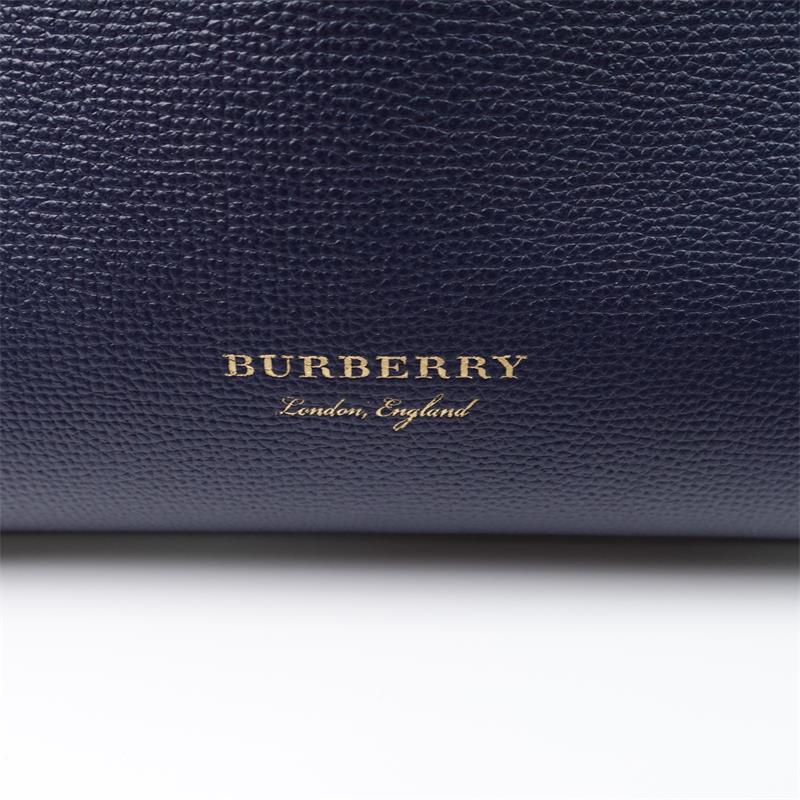 【DEAL】Pre-owned Burberry Banner Small Navy Calfskin Shoulder Bag - TS