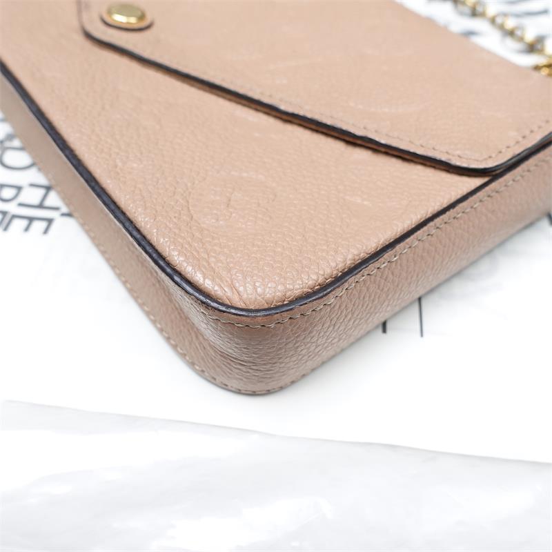 Pre-owned Louis Vuitton POCHETTE FELICIE Beige Clafskin Shoulder Bag