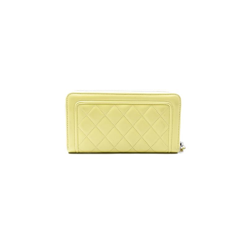 Pre-owned Chanel Light Yellow Calfskin Wallet