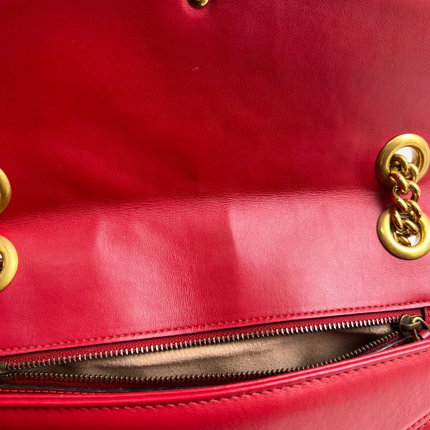 Gucci GG Marmont Red Calfskin Shoulder Bag - HZ