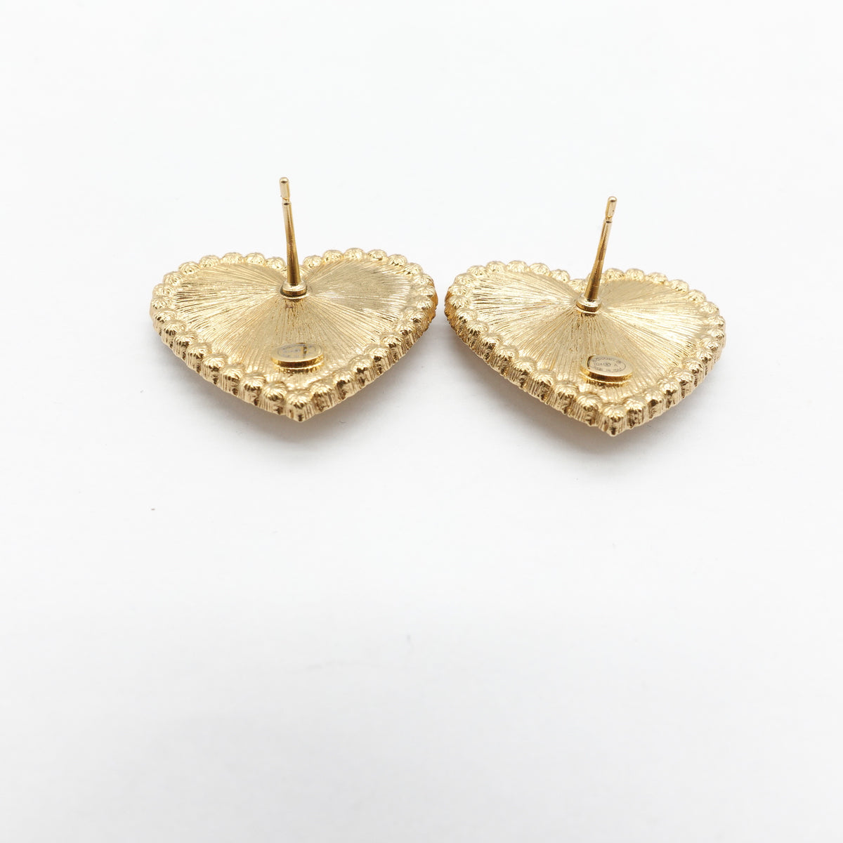 Pre-Owned Chanel Heart Gold Metal Earrings T10423167