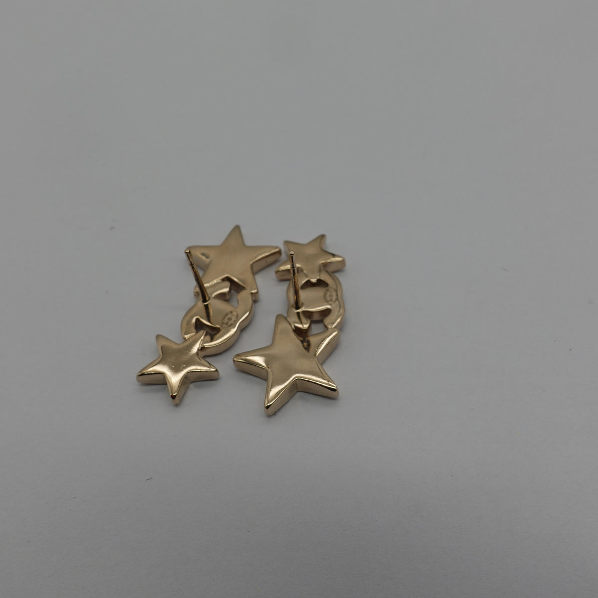 Pre-Owned Chanel Star Gold Metal Earrings T10426130