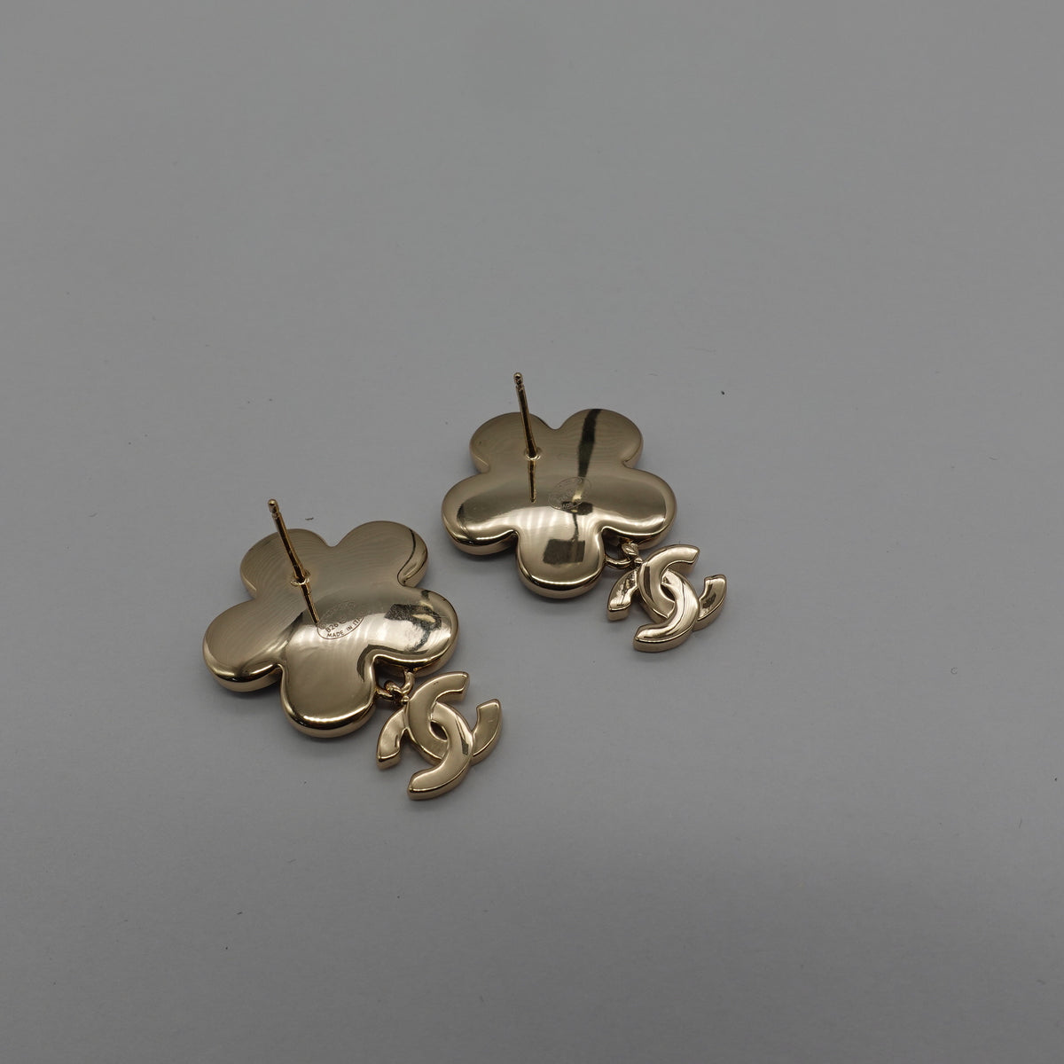 Pre-Owned Chanel Blue Metal Earrings T10424568