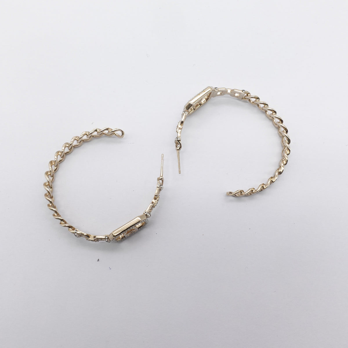 Pre-Owned Chanel Gold Metal Earrings T10427785