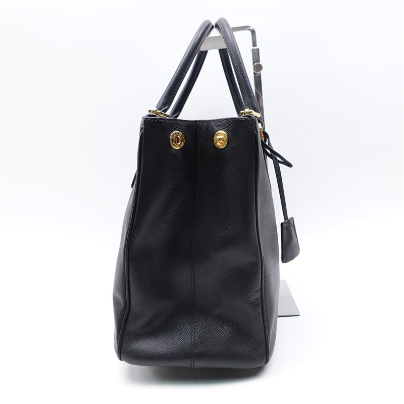 Pre-owned Prada Galleria Black Saffiano Shoulder Bag - TS