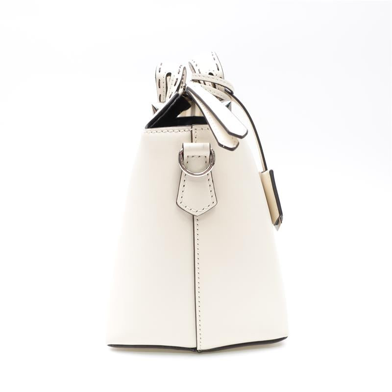 Pre-owned Fendi By The Way Cream Calfskin Shoulder Bag