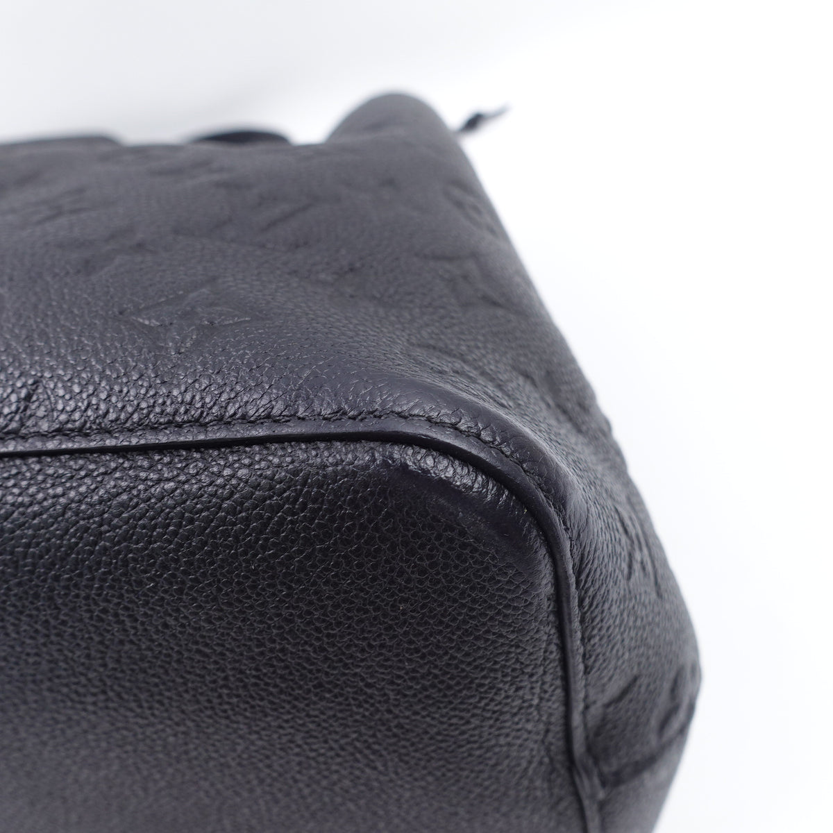 Pre-Owned Louis Vuitton Noe Black Calfskin Leather Shoulder Bag T10411427