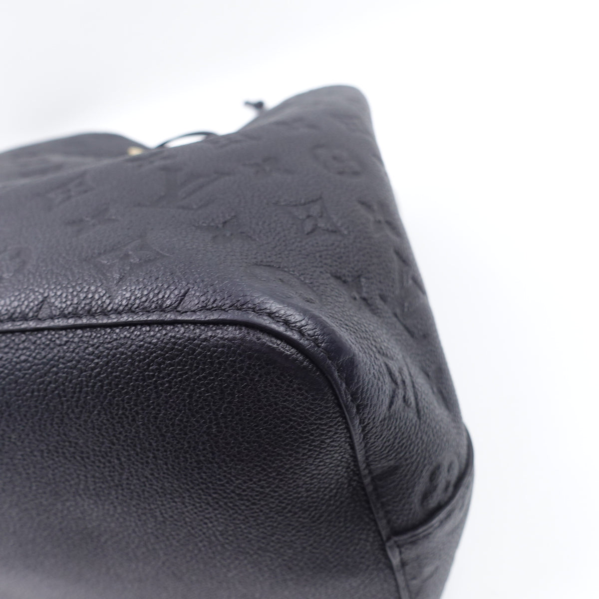 Pre-Owned Louis Vuitton Noe Black Calfskin Leather Shoulder Bag T10411427