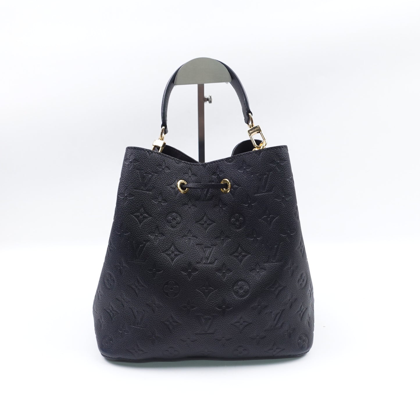 Pre-Owned Louis Vuitton Noe Black Calfskin Leather Shoulder Bag T10411427
