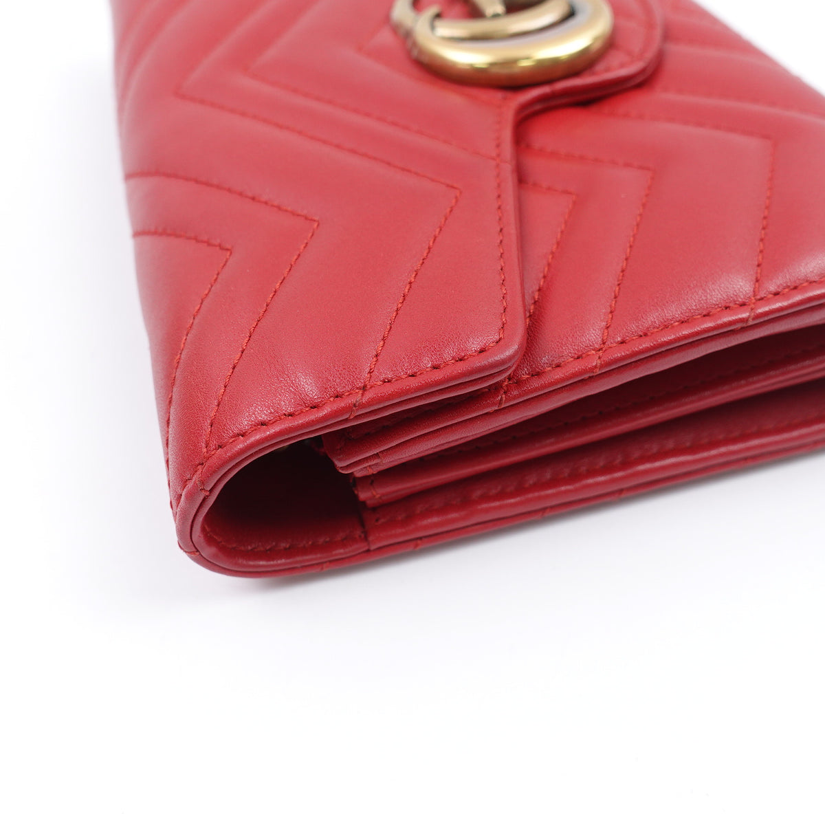 Pre-Owned Gucci GG Marmont Red Calfskin Leather Woc Bag T10413543