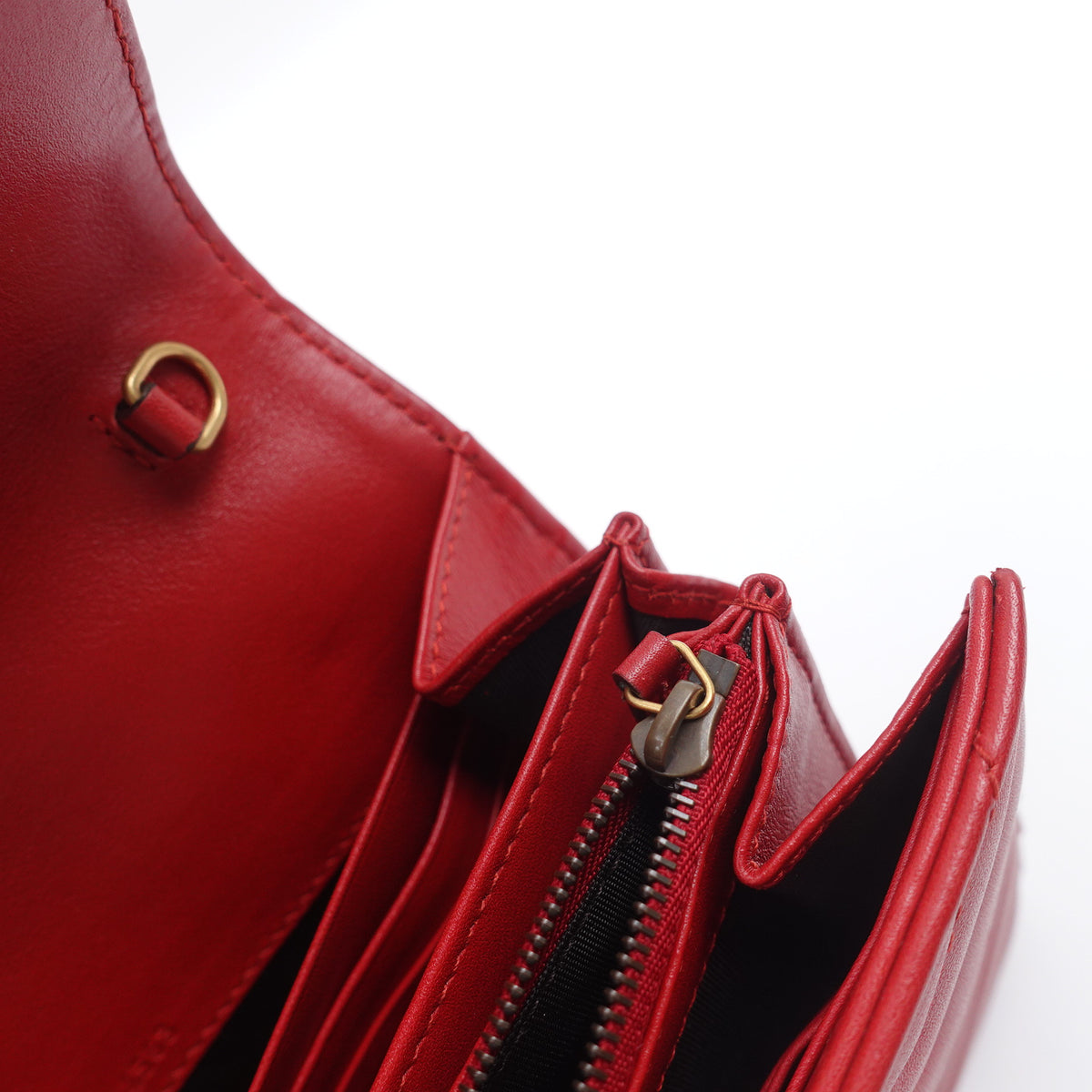 Pre-Owned Gucci GG Marmont Red Calfskin Leather Woc Bag T10413543
