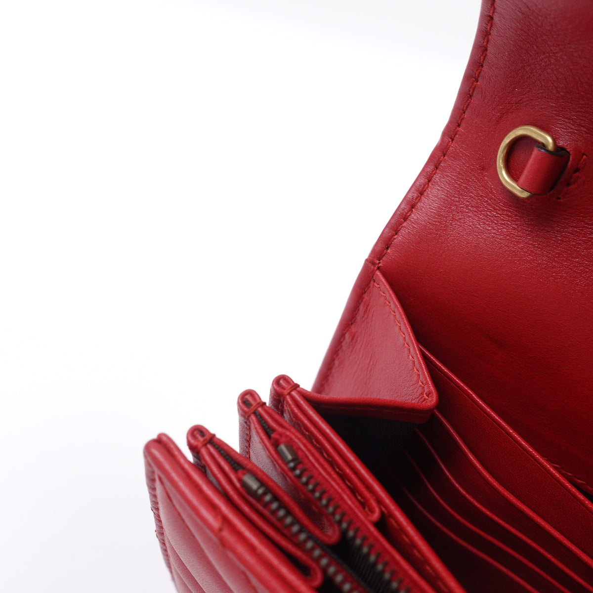 Pre-Owned Gucci GG Marmont Red Calfskin Leather Woc Bag T10413543