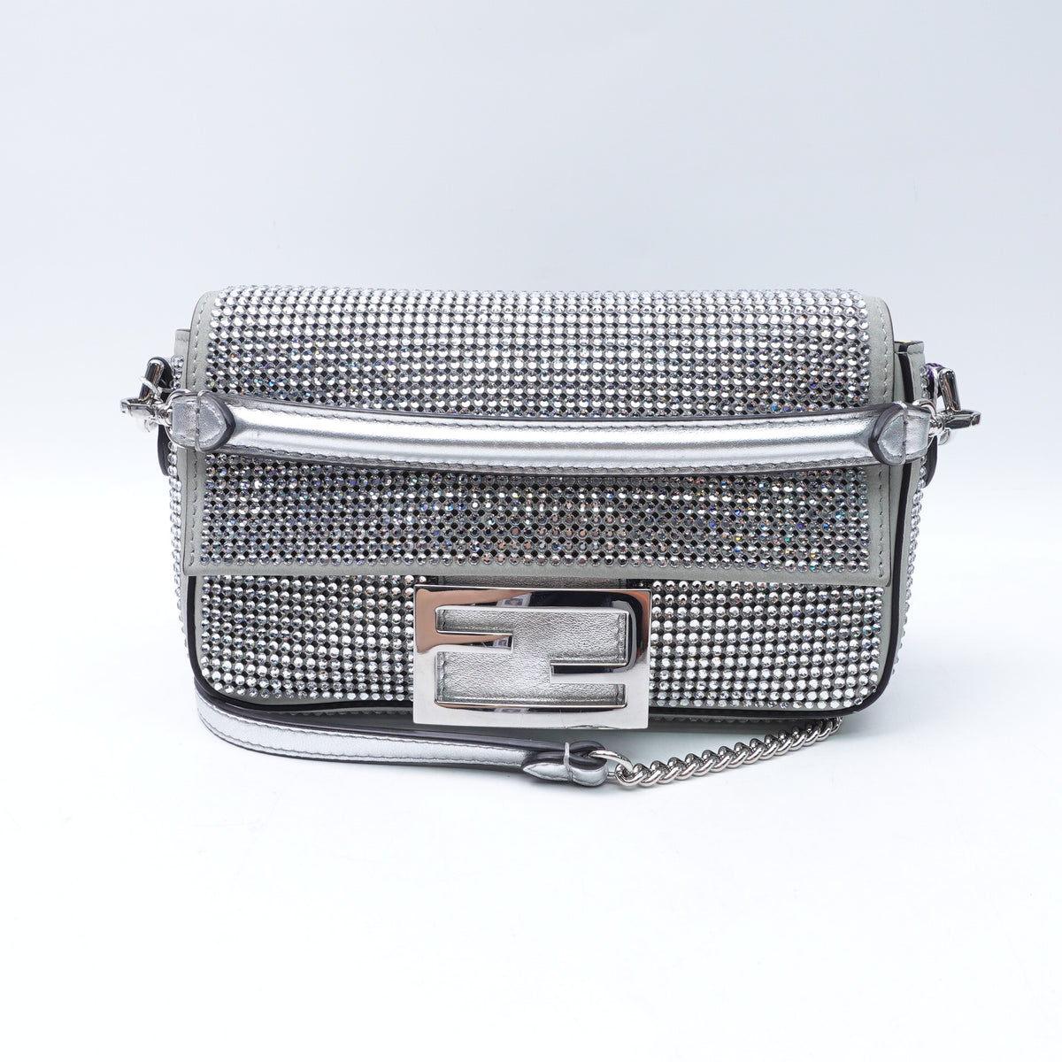 Pre-Owned Fendi Baguette Silver Crystal Shoulder Bag T10412491