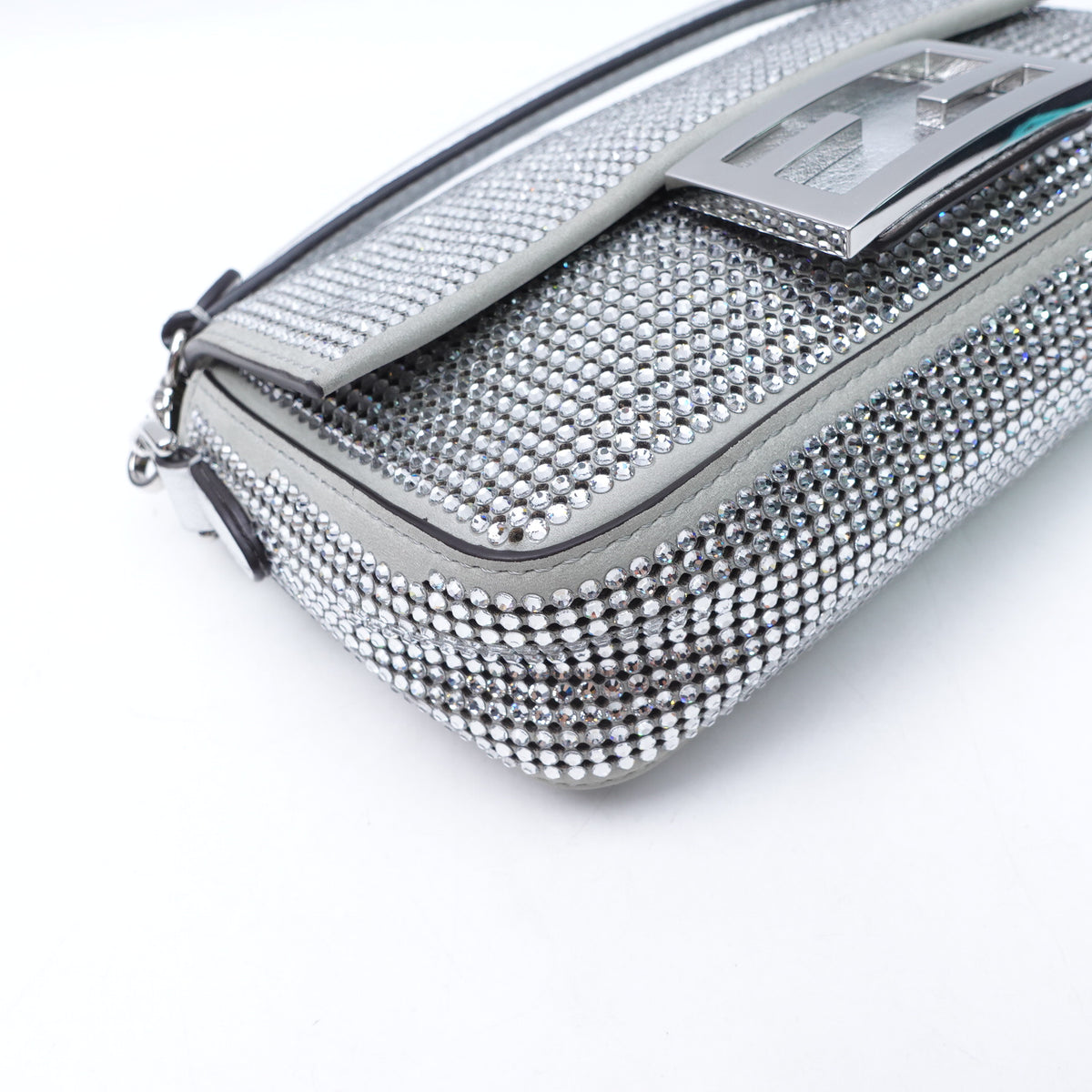 Pre-Owned Fendi Baguette Silver Crystal Shoulder Bag T10412491