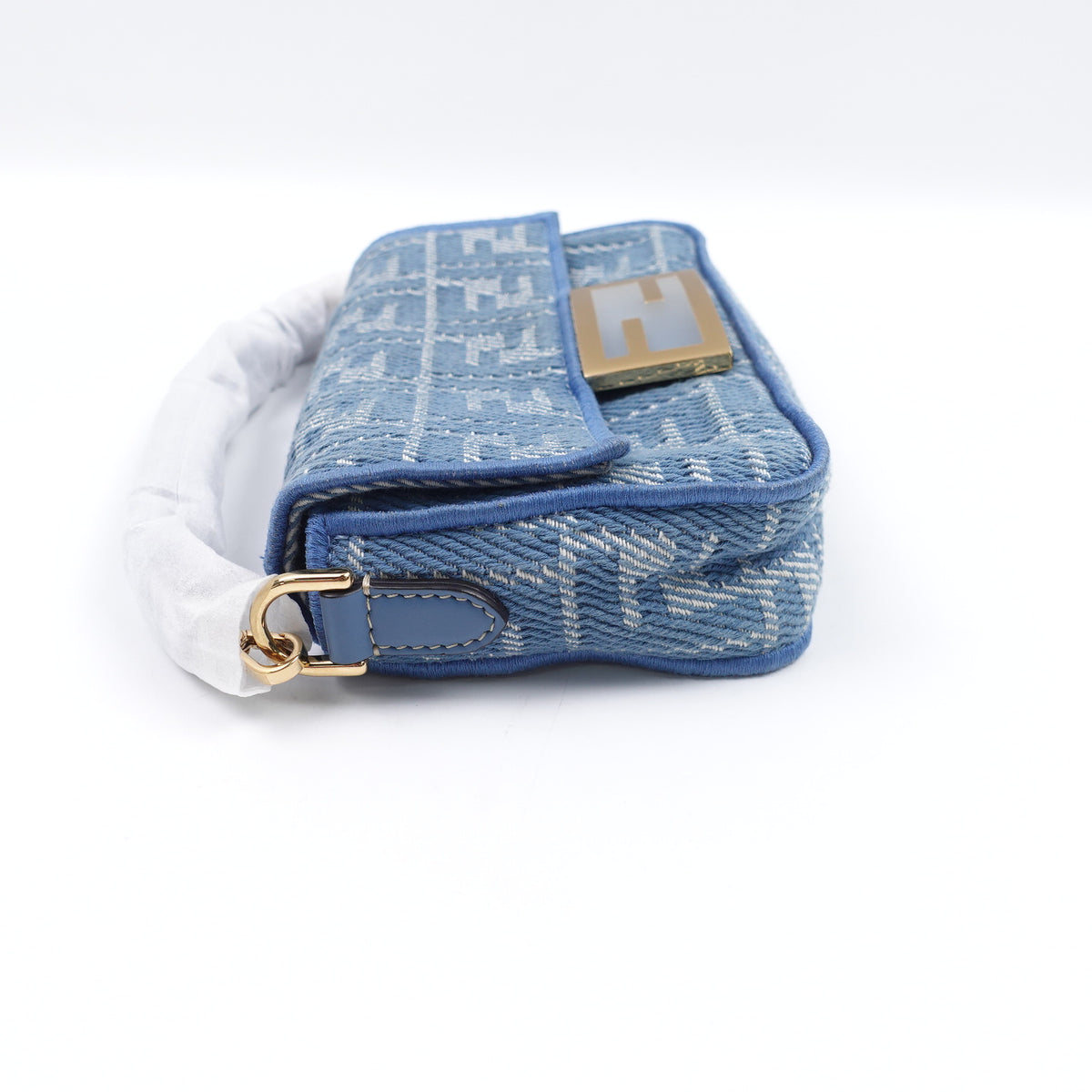 Pre-Owned Fendi Baguette Blue Denim Shoulder Bag T10415060