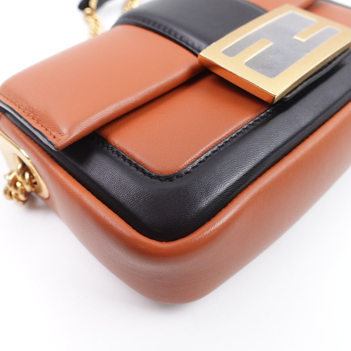 【DEAL】Pre-Owned Fendi Baguette Brown&Black Lambskin Leather Shoulder Bag