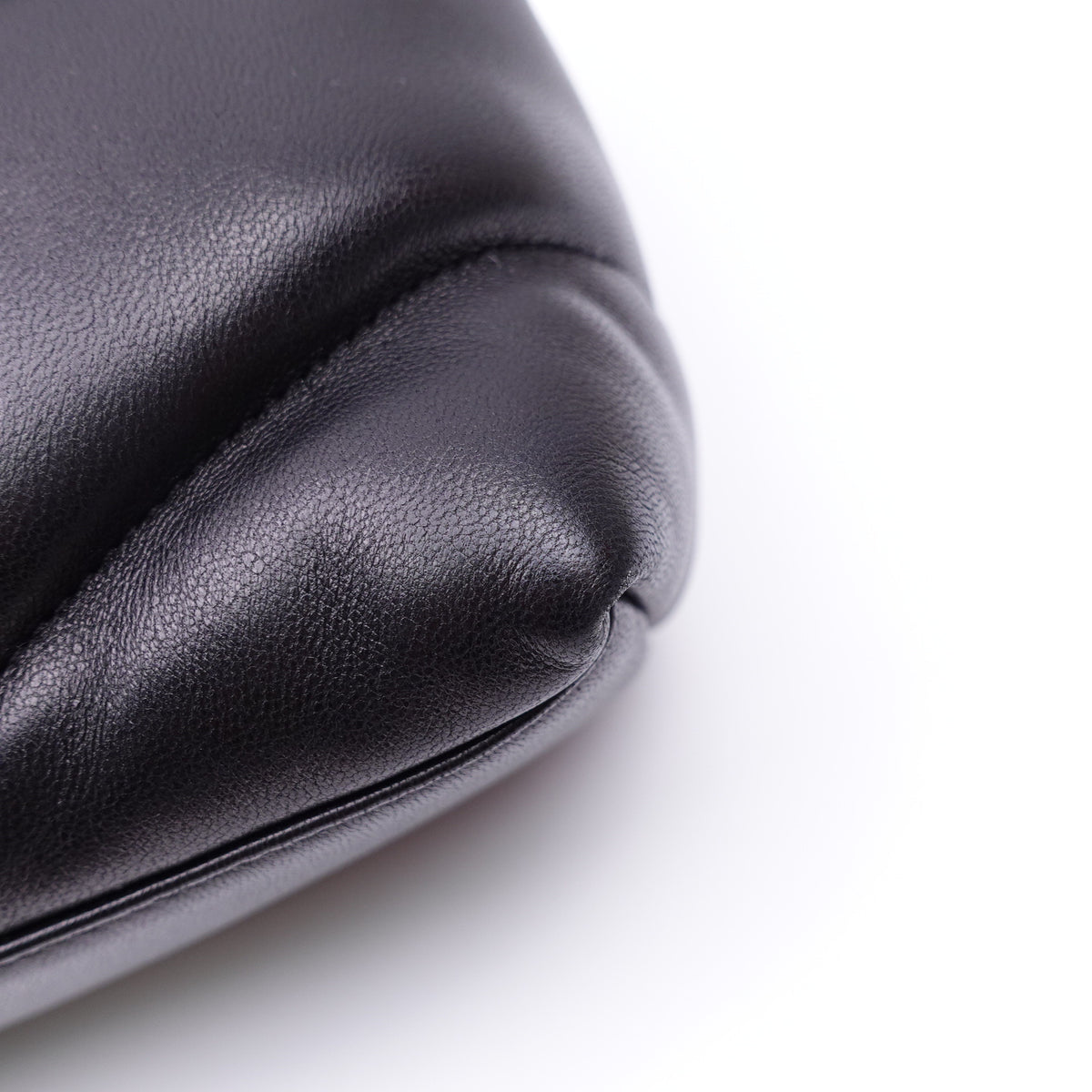 Pre-Owned Saint Laurent Puffer Black Lambskin Leather Shoulder Bag T10416791