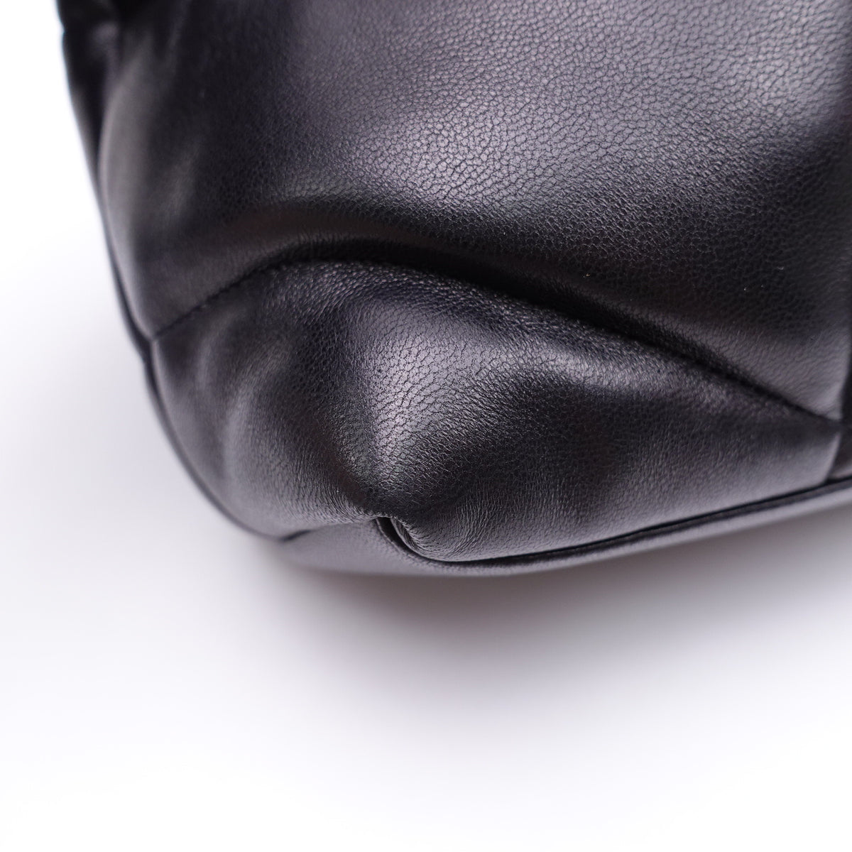 Pre-Owned Saint Laurent Puffer Black Lambskin Leather Shoulder Bag T10416791