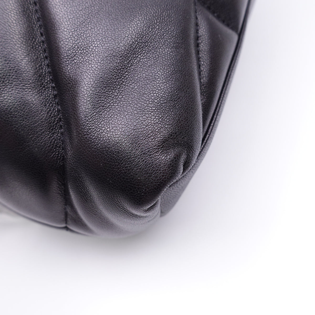 Pre-Owned Saint Laurent Puffer Black Lambskin Leather Shoulder Bag T10416791