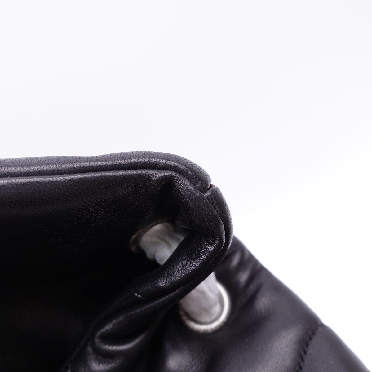 Pre-Owned Saint Laurent Puffer Black Lambskin Leather Shoulder Bag T10416791