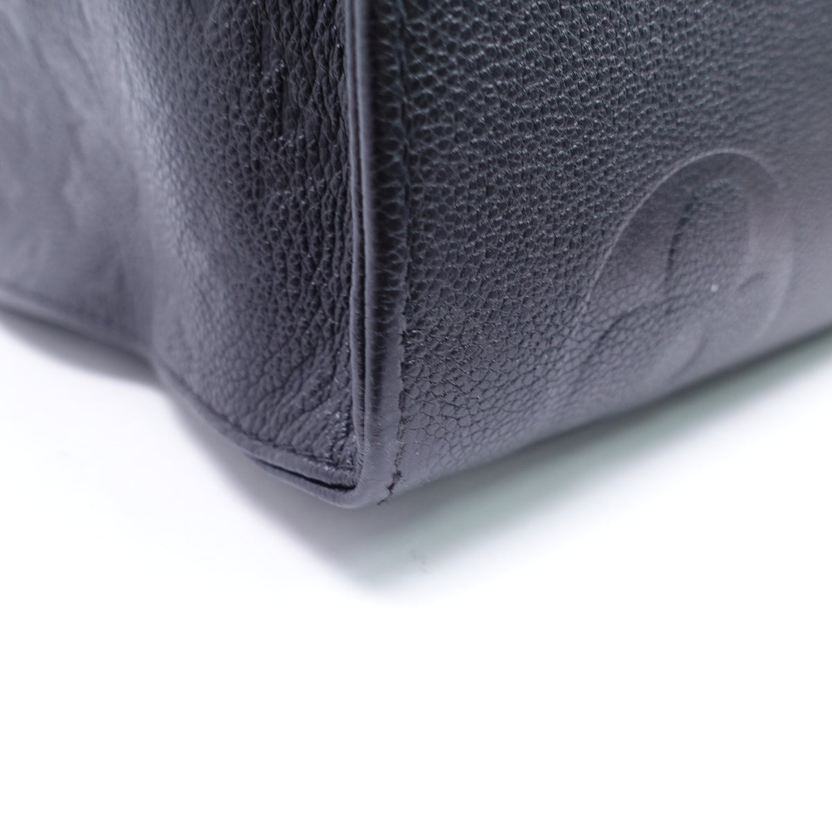 Pre-Owned Louis Vuitton Onthego GM Black Calfskin Leather Tote T10419705
