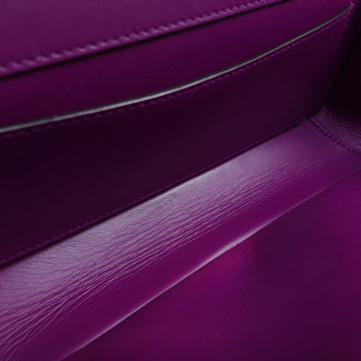 Pre-Owned Valentino Garavani Locò Purple Calfskin Shoulder Bag T10420647