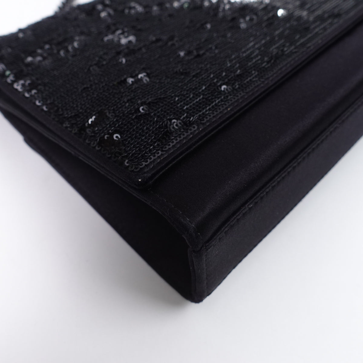 Pre-Owned Saint Laurent Kate Black Sequin Shoulder Bag T10422966