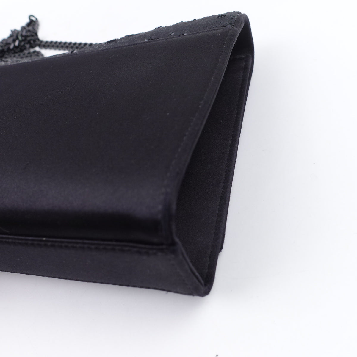 Pre-Owned Saint Laurent Kate Black Sequin Shoulder Bag T10422966