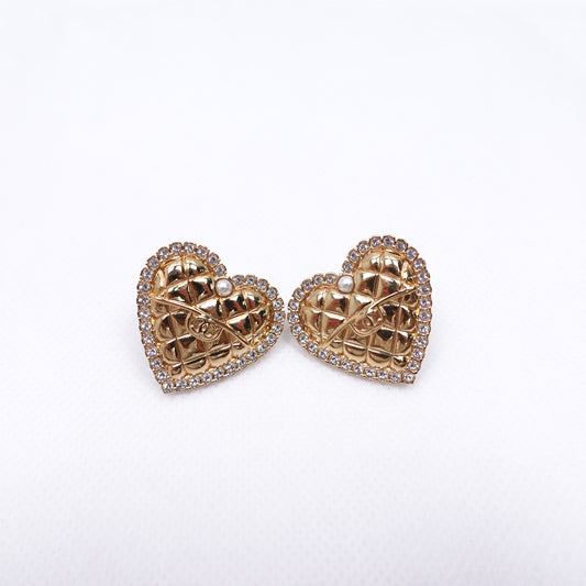 Pre-Owned Chanel Heart Gold Metal Earrings T10423167