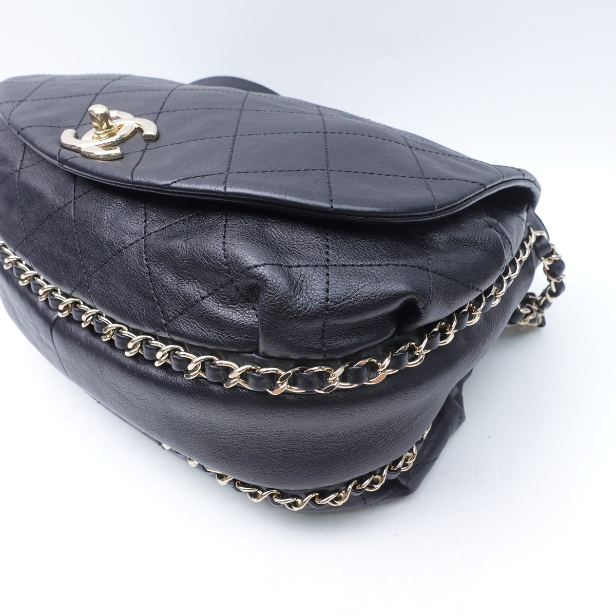 Pre-Owned Chanel Black Calfskin Leather Shoulder Bag T10424298