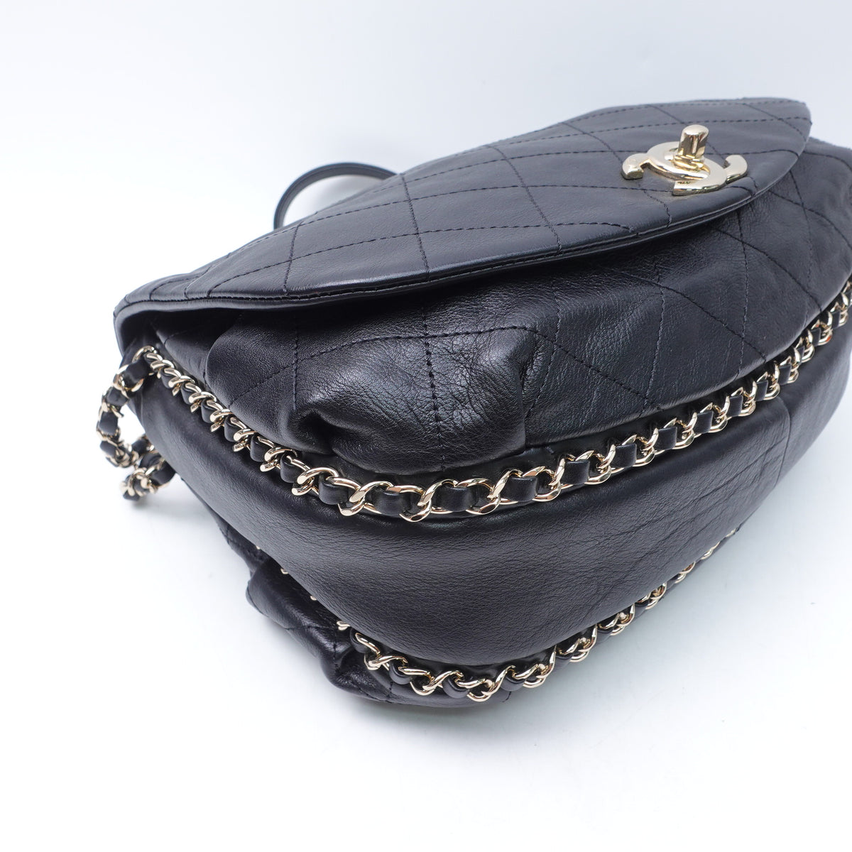 Pre-Owned Chanel Black Calfskin Leather Shoulder Bag T10424298