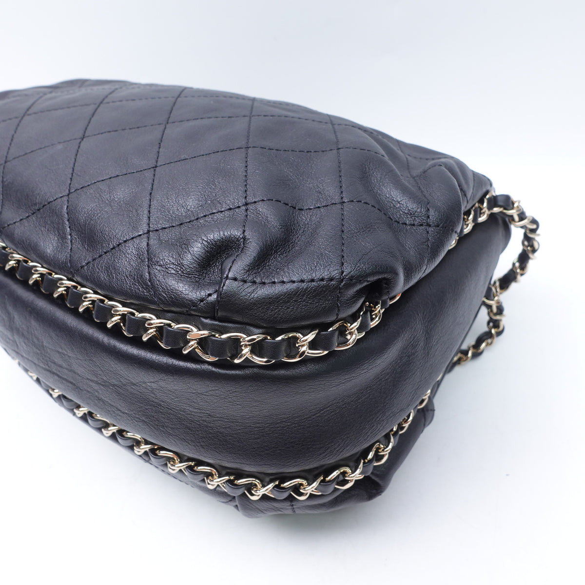 Pre-Owned Chanel Black Calfskin Leather Shoulder Bag T10424298