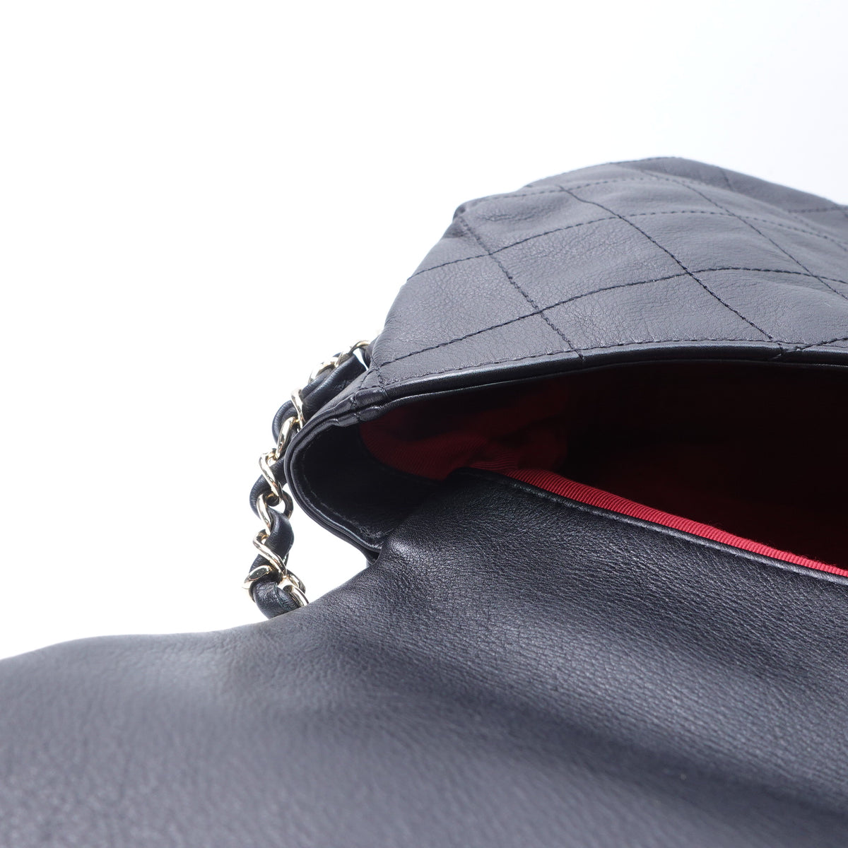 Pre-Owned Chanel Black Calfskin Leather Shoulder Bag T10424298