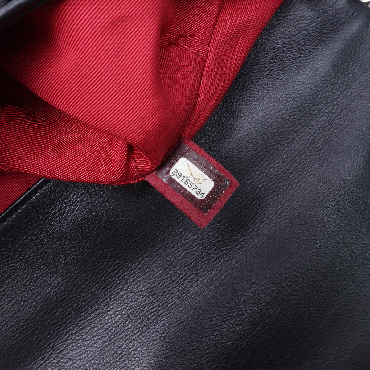 Pre-Owned Chanel Black Calfskin Leather Shoulder Bag T10424298