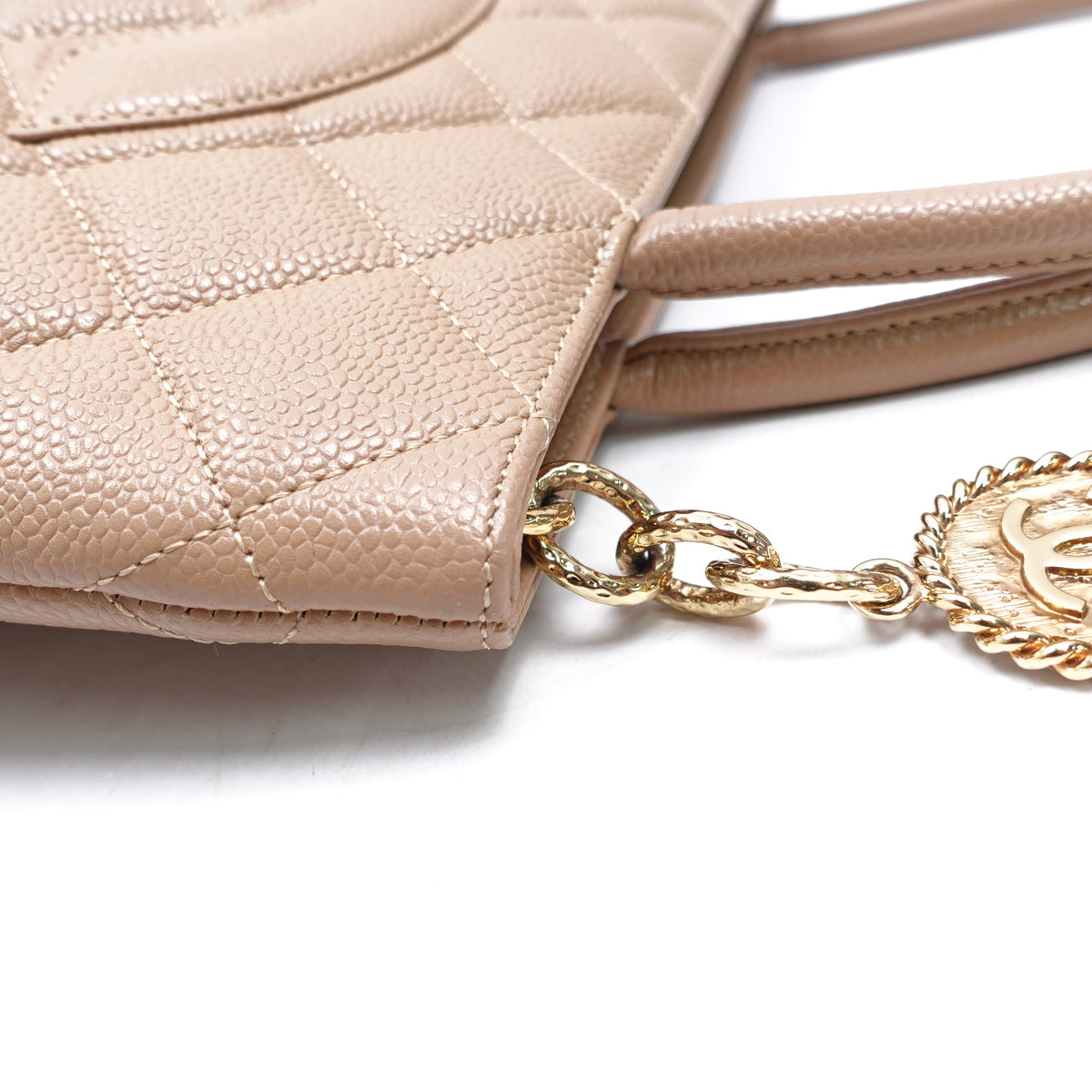 Pre-Owned Chanel Hilton Khaki Caviar Tote Bag T10425872
