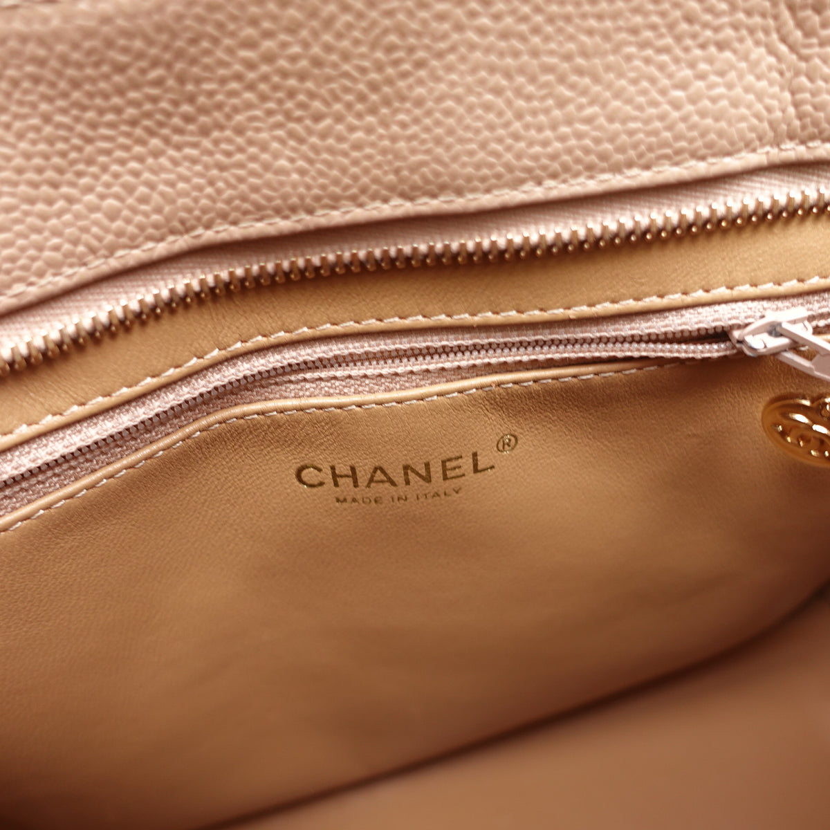 Pre-Owned Chanel Hilton Khaki Caviar Tote Bag T10425872