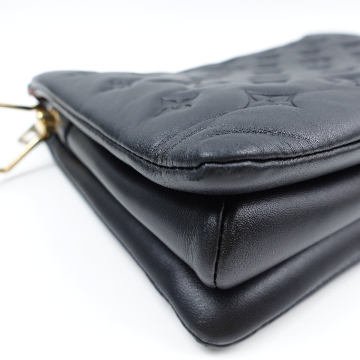Pre-Owned Louis Vuitton Coussin Black Lambskin Leather Shoulder Bag T10425839