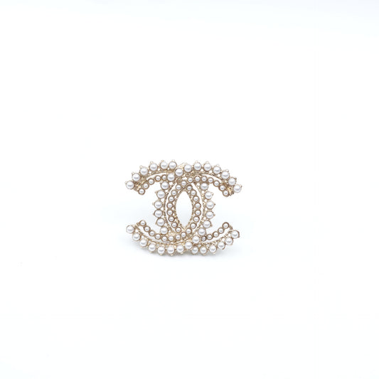 Pre-Owned Chanel White&Gold Pearl Brooch T10427591