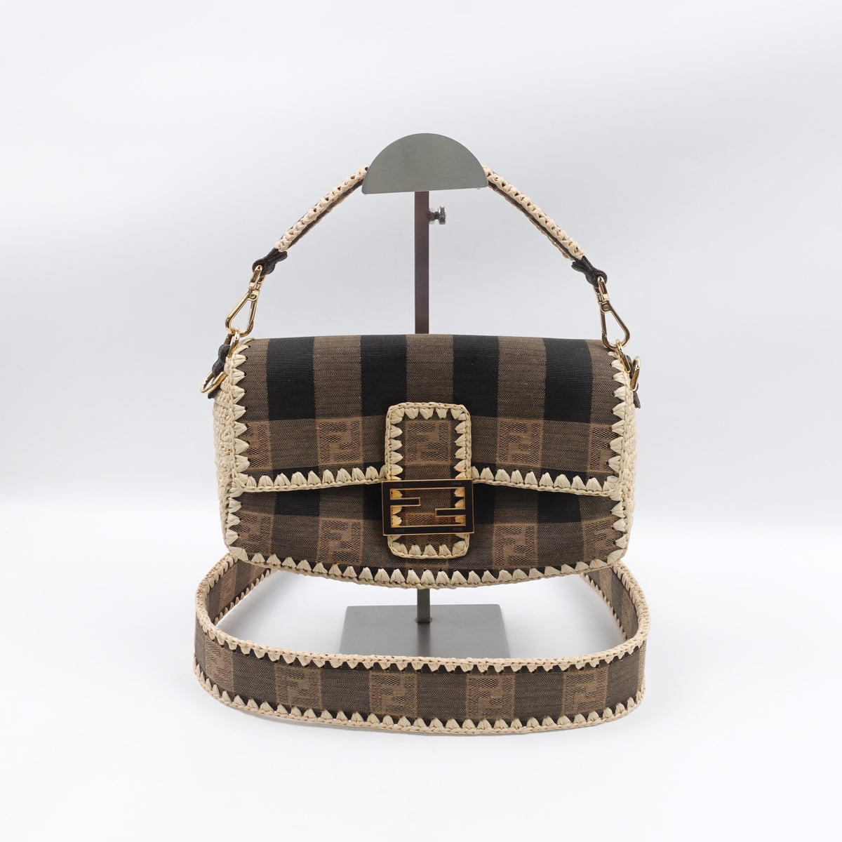 Pre-Owned Fendi Baguette Brown Canvas Shoulder Bag T10427324
