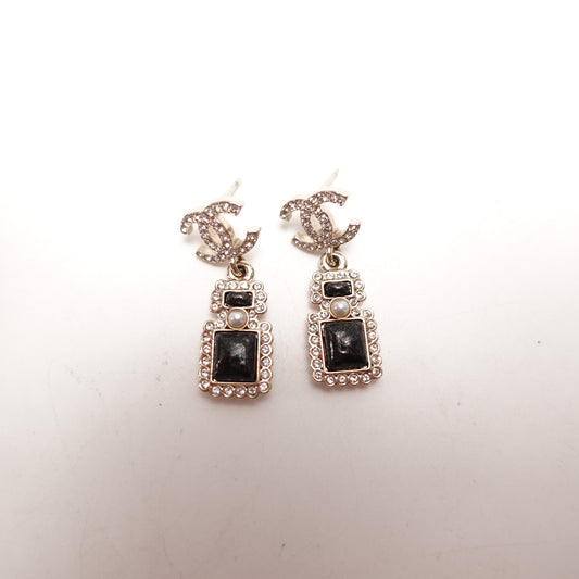 Pre-Owned Chanel Black&Gold Metal Earrings T10427787