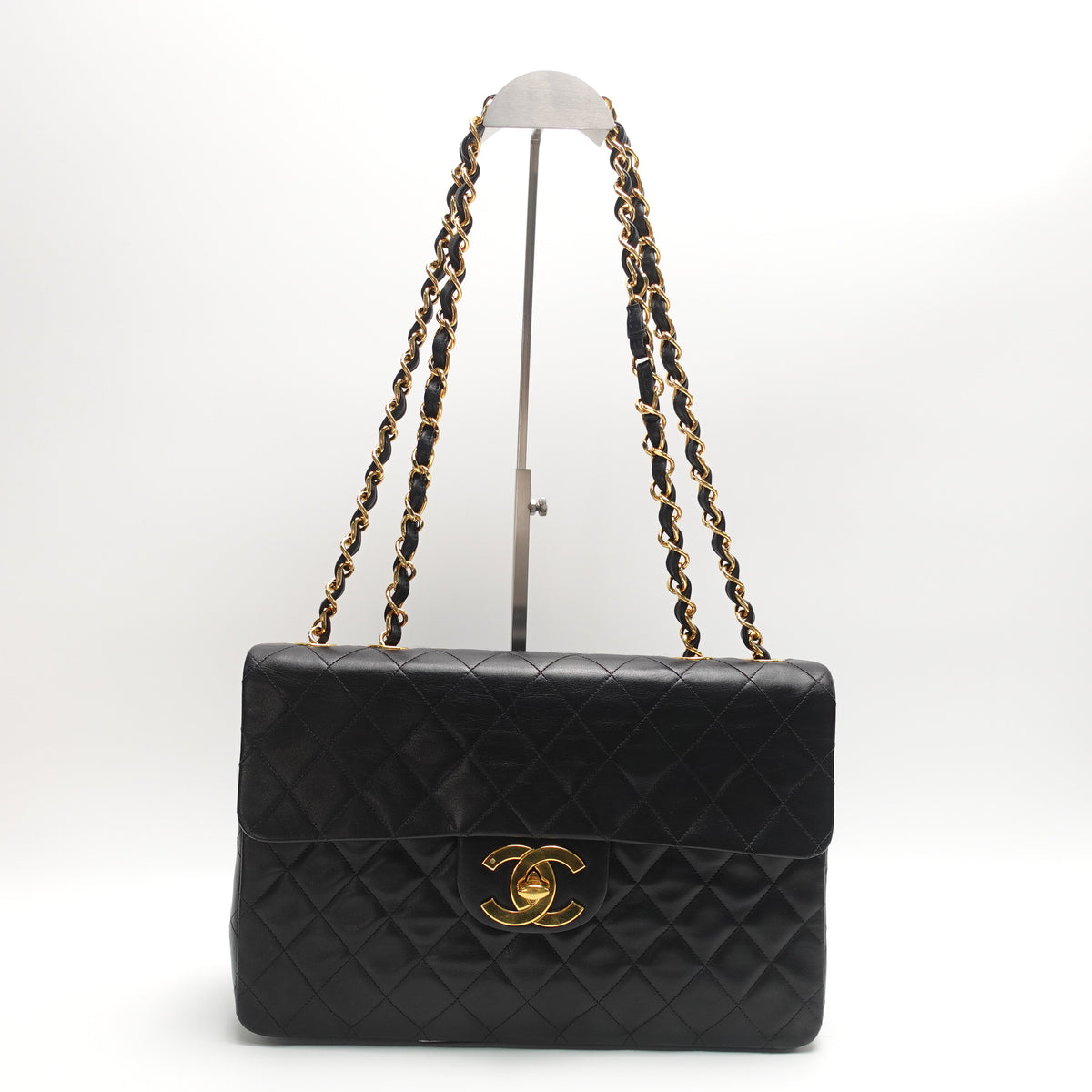 Pre-Owned Chanel Black Calfskin Leather Shoulder Bag T10433345